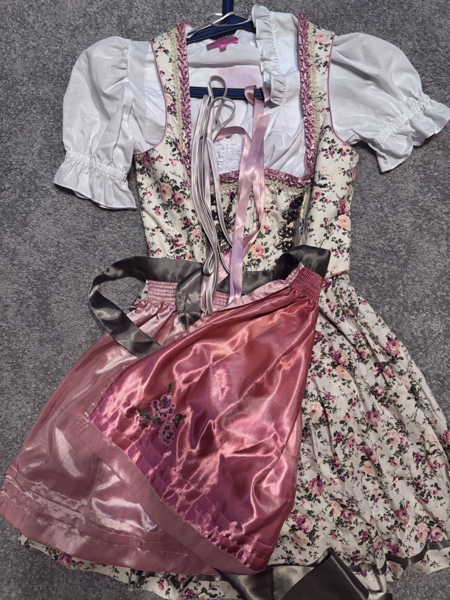 Krüger Vestiti: Dirndl von Krüger – Usato da Oberuzwil venduto da Schuhe140