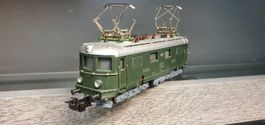 MÄRKLIN: RES 800 SBB Re 4/4I GRÜN GUSSMODELL