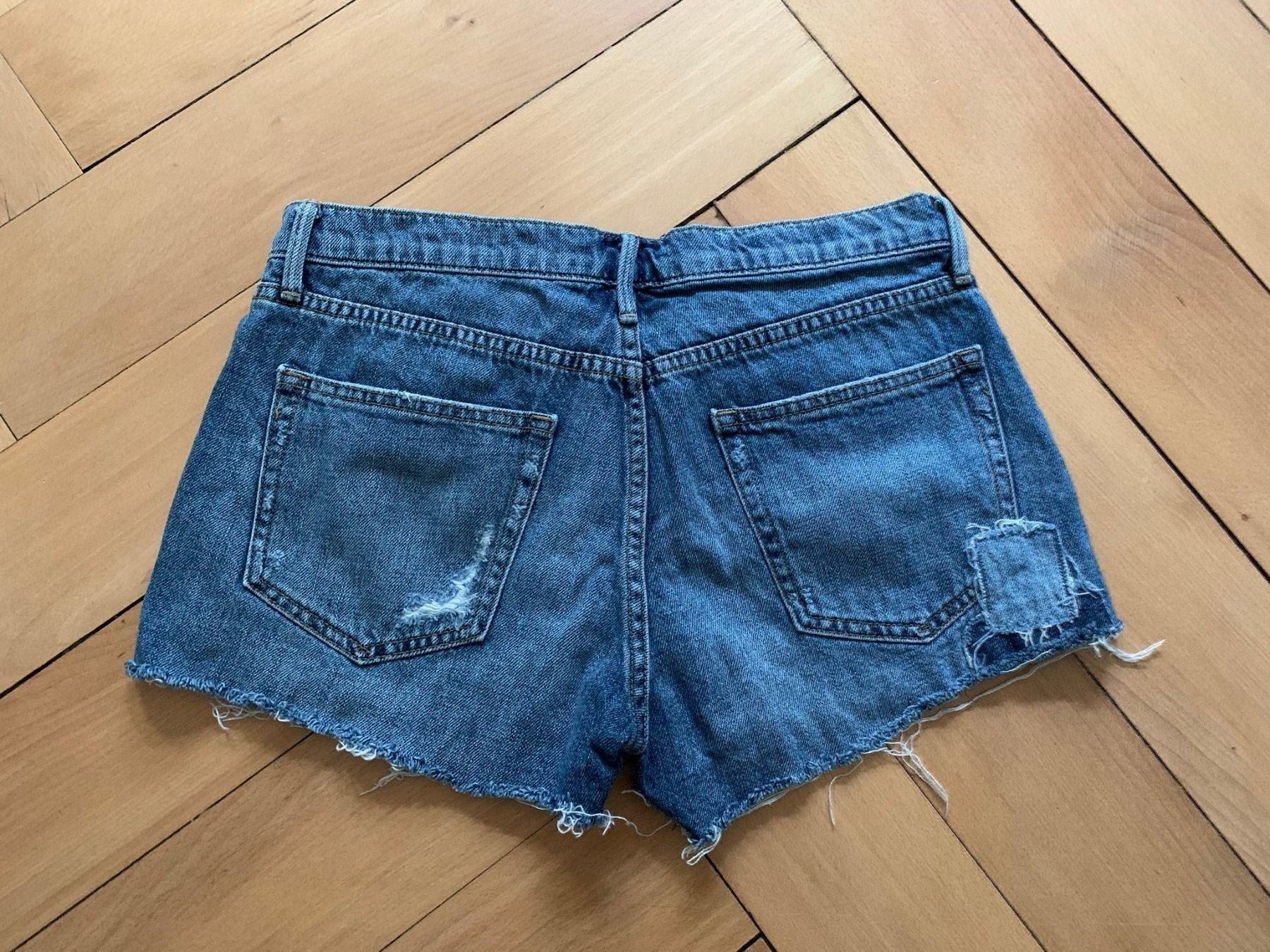 Gap Jeans: GAP - Jeansshorts blau 27/M – Usato da Zürich venduto da Diazaio 2