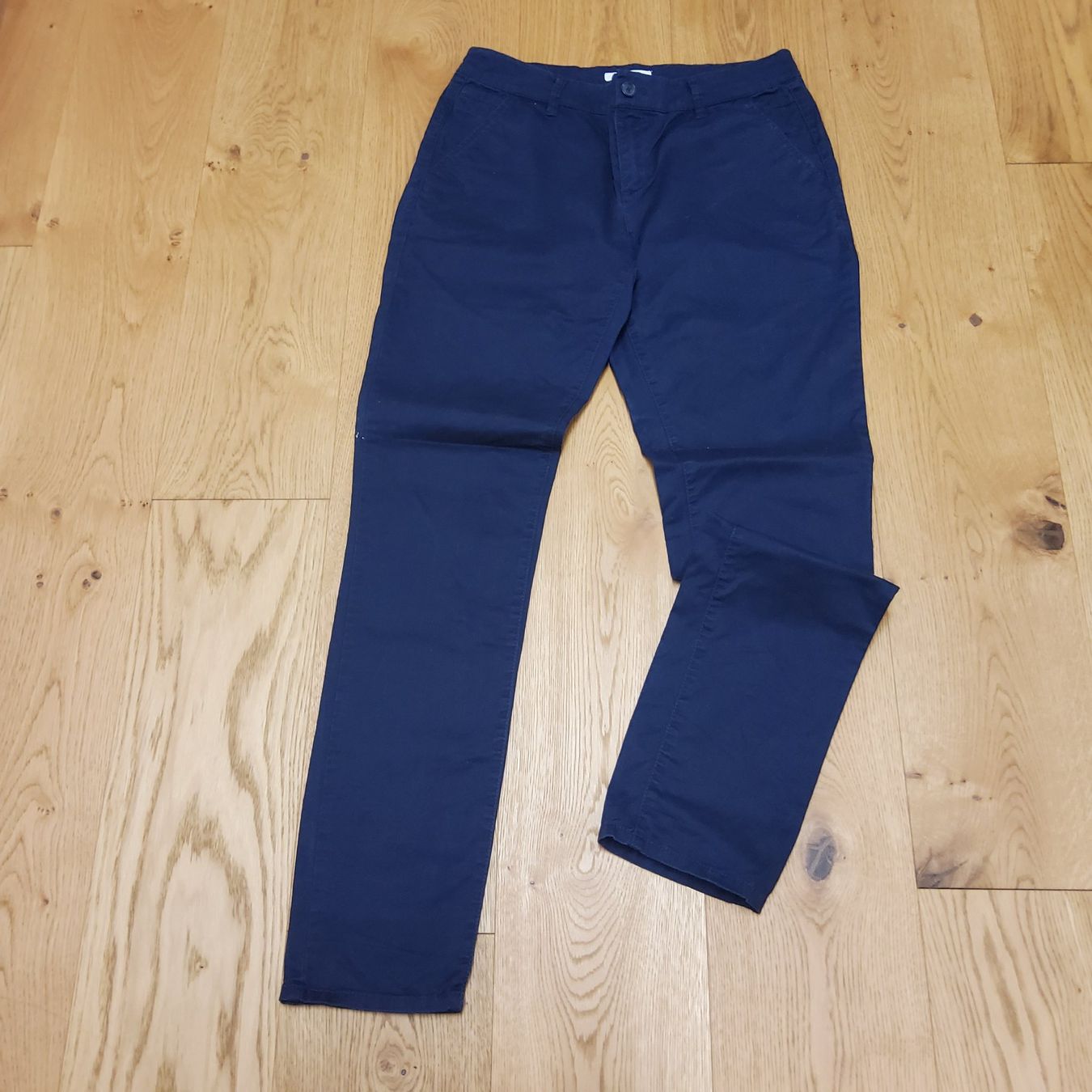 Esprit Lotti di vestiti: Kleiderpacket: Hosen, Schals – Usato da Naters venduto da 3904Naters 1