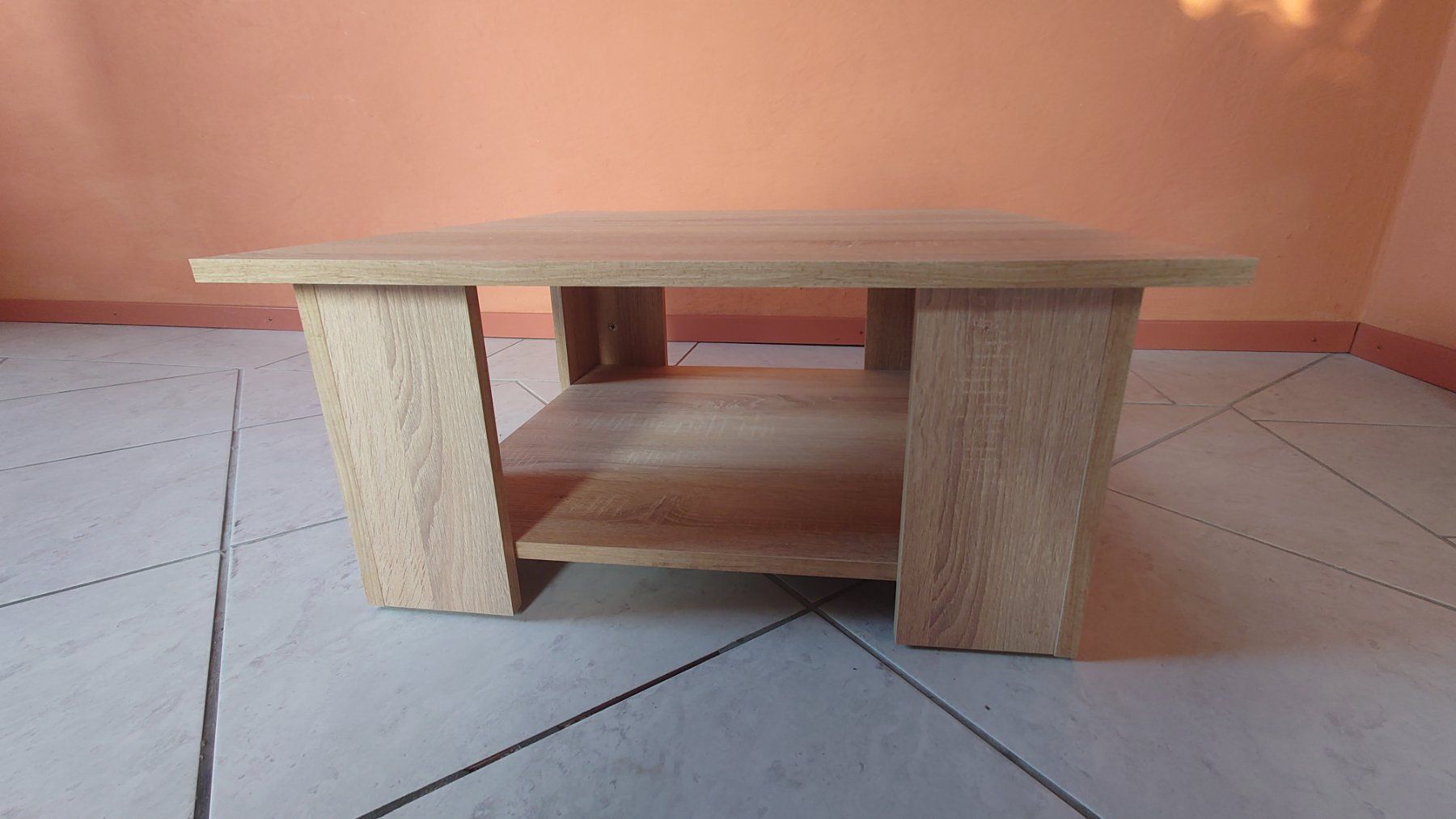 Conforama Tables: Wohnzimmer Tisch 67x67x31cm – D'occasion à Hasle b. Burgdorf par mal_r9sr