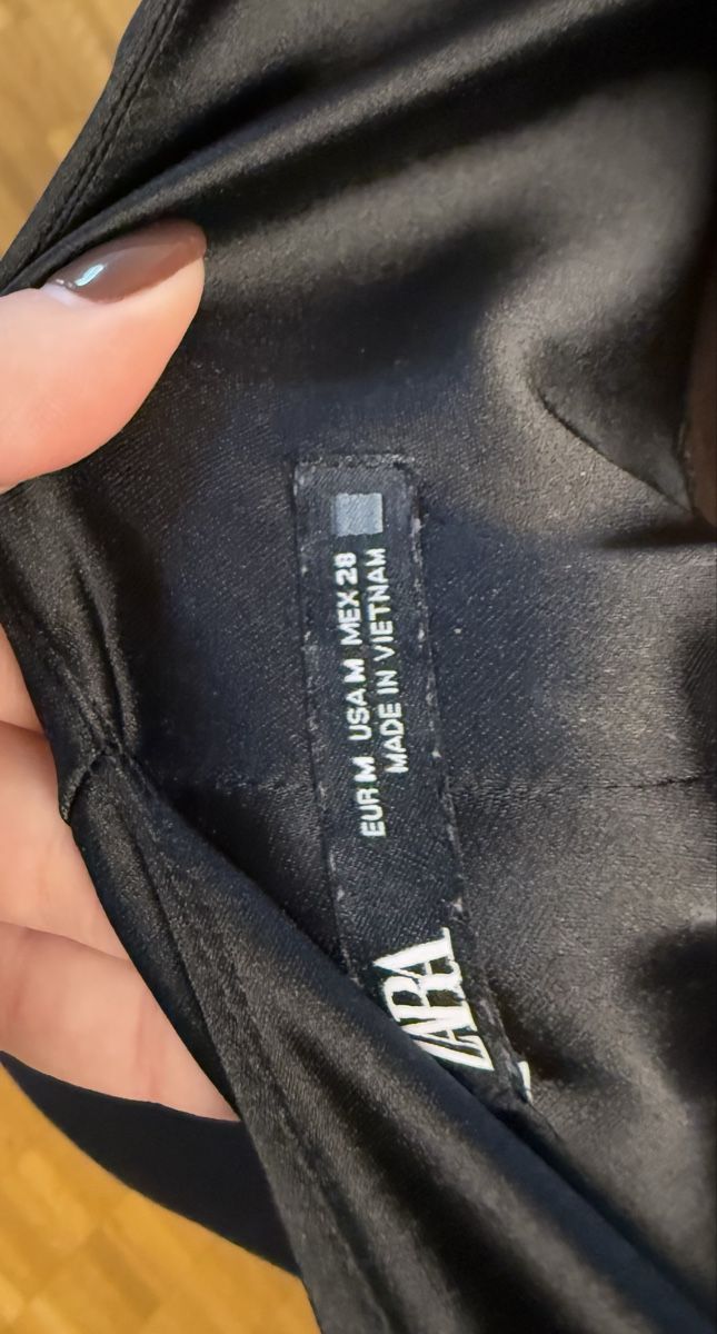 Zara Kleider: Robe Zara noire satinée élégante T.M – Neu (gemäss Beschreibung) aus Les Avanchets von NR07 2