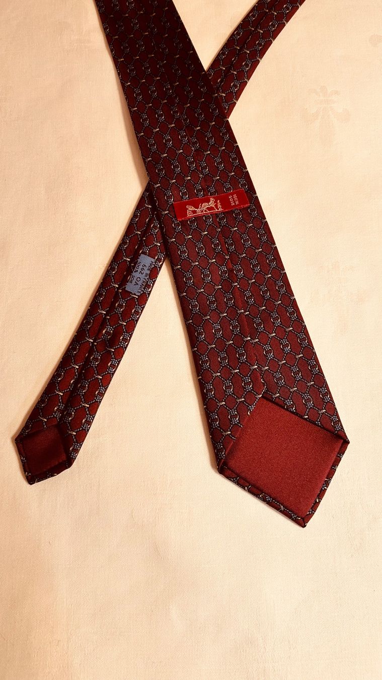 Hermès Cravatte: Original Hermes Seide Krawatte, Top Zustand, Weinrot – Nuovo (secondo la descrizione) da Zürich venduto da Castello12 1