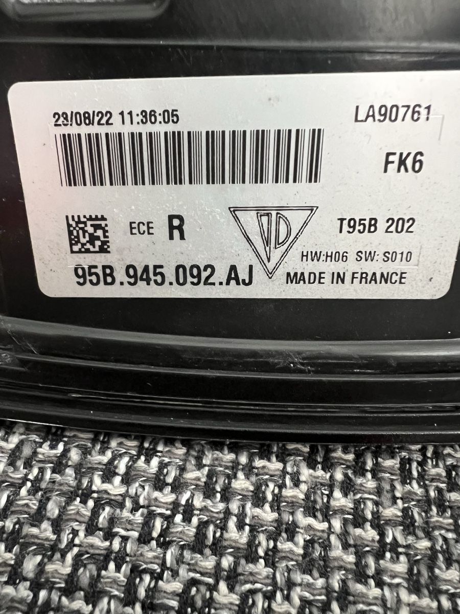 Porsche Alle Autoersatzteile: Porsche Macan 95B Rücklicht rechts – Gebraucht aus Zürich von Walllstreet 2
