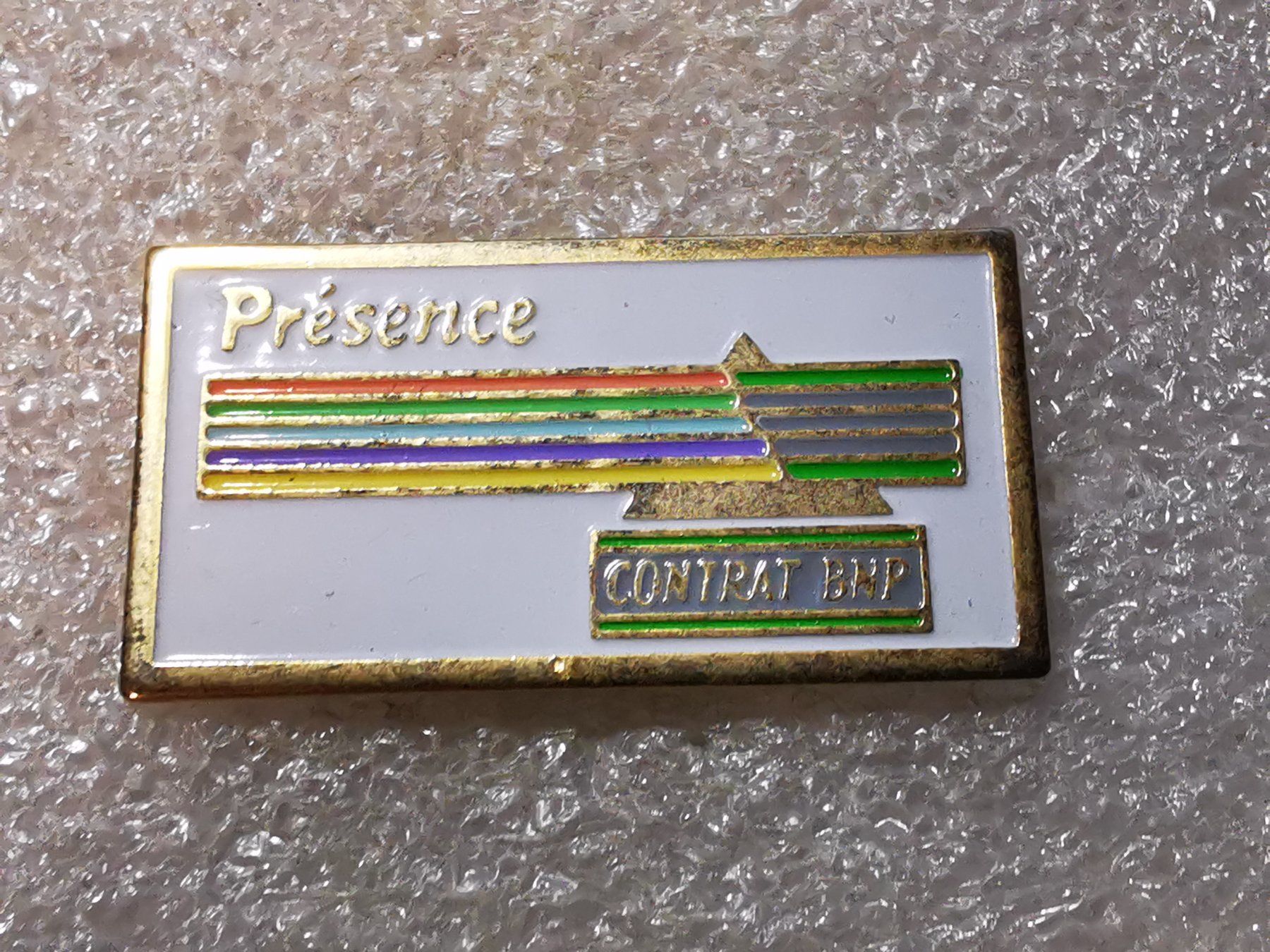 Placchette & Badge: Ansteckpin 52: Presence – Usato da Oppligen venduto da Pin-Fall-Shop