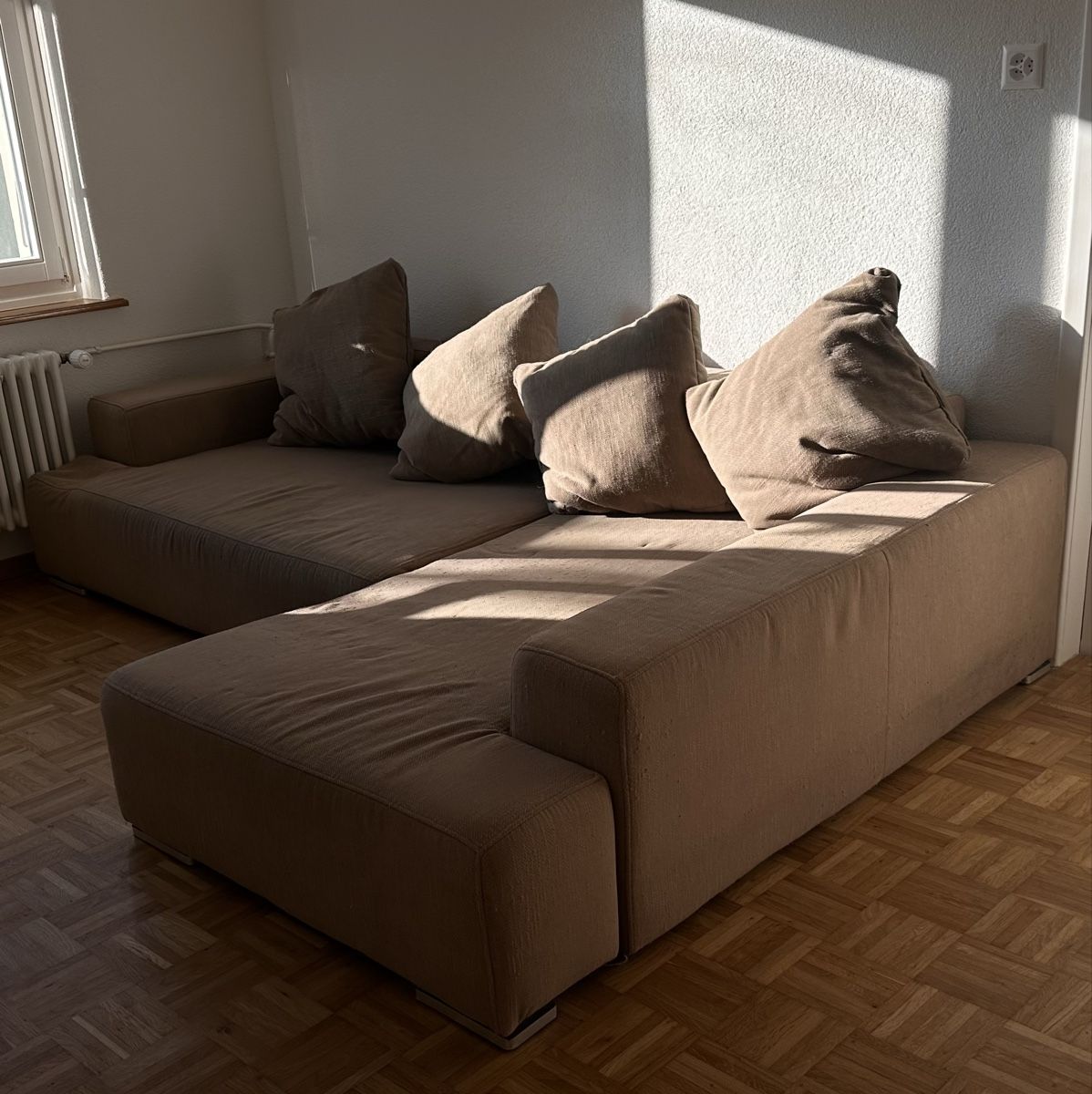Sofas: GRATIS Ecksofa braun mit Kissen, gebraucht. – D'occasion à Biel/Bienne par lil_bn9n 2