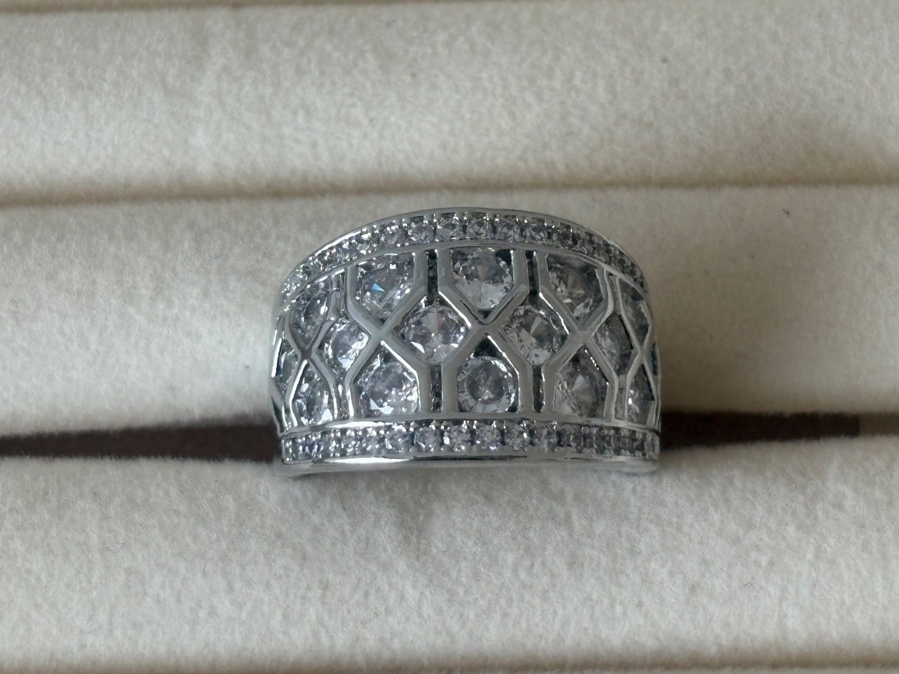 Anelli: Luxus Elegante Gr: 19/9  Ring Farbe:Silber Zirkonia – Nuovo (secondo la descrizione) da Biel-Bienne venduto da Roserosse13 1