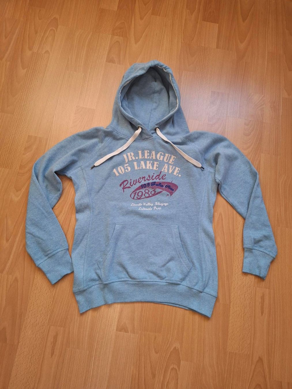 Pullover & Sweatshirts: sweat à capuchon – Gebraucht aus Porrentruy von Piquetix
