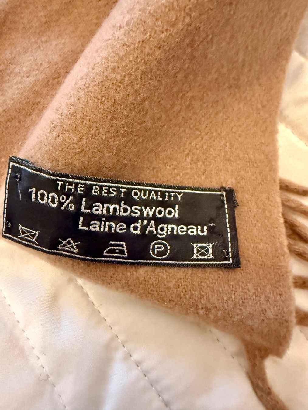 Foulard & Sciarpe: Schal in Kamelfarbe – Nuovo (secondo la descrizione) da Genève venduto da mar_g5r2 1
