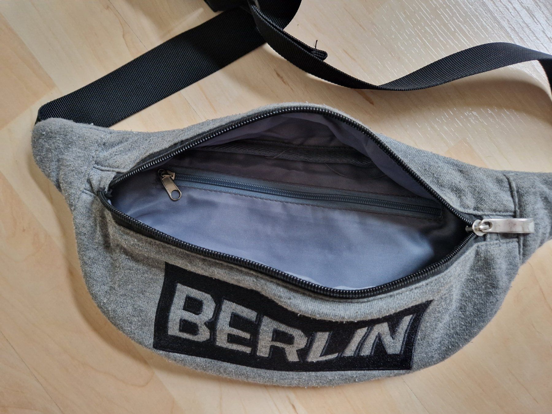 Taschen: Berlin Bauchtasche – Gebraucht aus Balterswil von Little-nemo 1