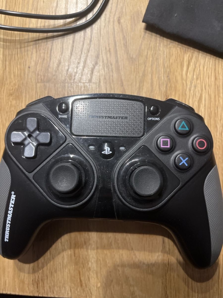 Thrustmaster Controller: Thrustmaster eSwap Pro Controller PS4 / PC inkl. OVP – Neu (gemäss Beschreibung) aus Flawil von Poltis 1