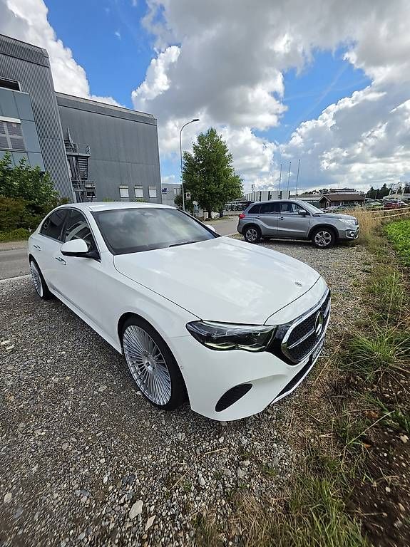 Autos: Mercedes E220D / W214 / Verhandelbar – D'occasion à Wil SG par Den_bz69