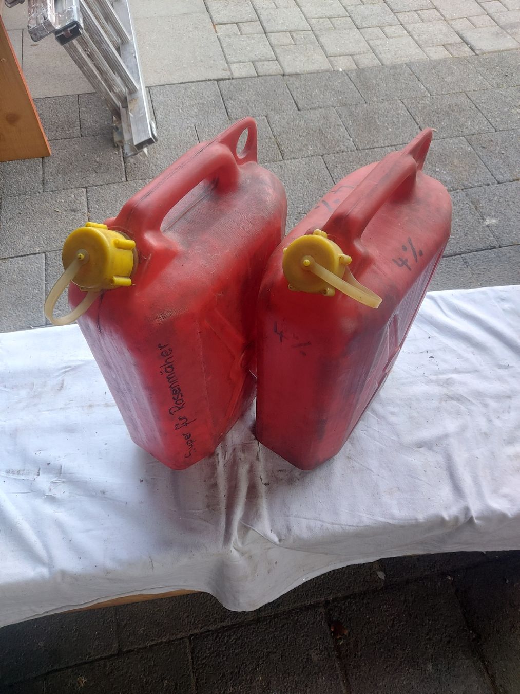 Taniche per benzina: 2 Benzinkanister – Usato da Trubschachen venduto da Toefflibueb91