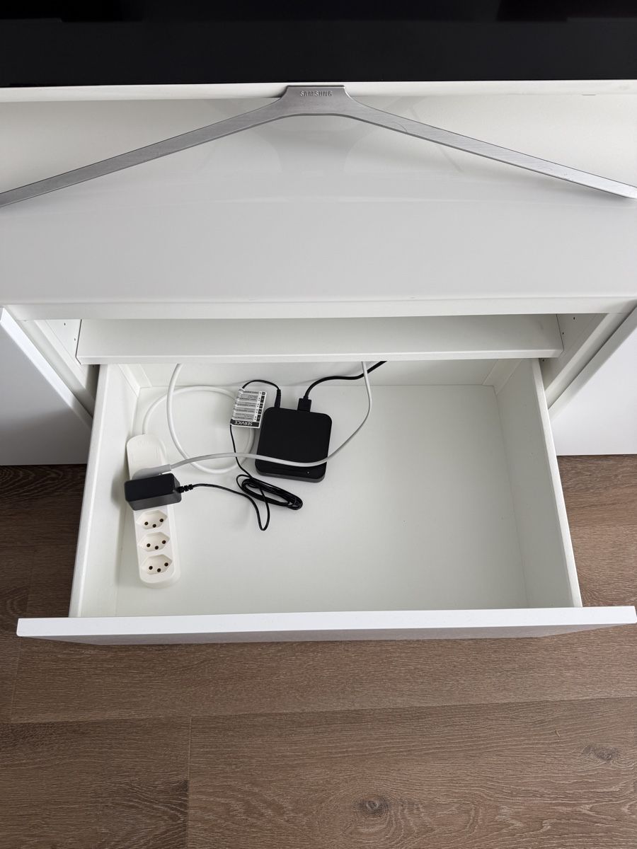 Ikea Mobili TV: Ikea Besta TV Kommode mit Glasplatte – Usato da Uzwil venduto da Milenaa22 3