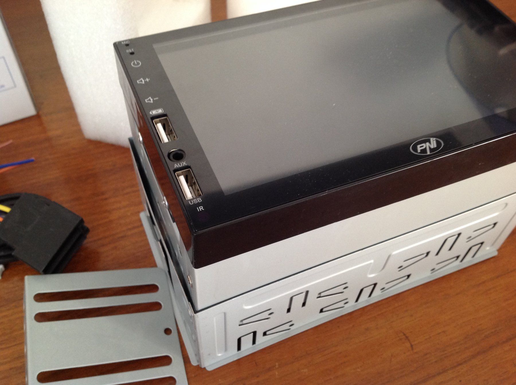 Systèmes audio & multimédias: Multimedia player auto PNI A8040 – D'occasion à Vuiteboeuf par broticaire 3
