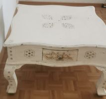 Couchtisch weiss mit Schublade und Verzierungen gebraucht