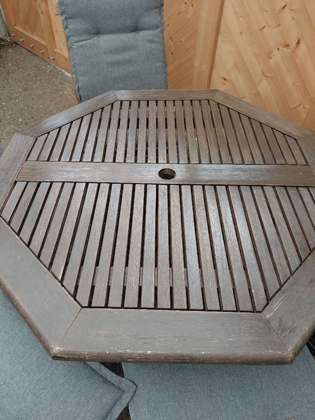 Set di tavolo e panche: Gartensitzgruppe  – Usato da Ennetbühl venduto da Marlon79 1