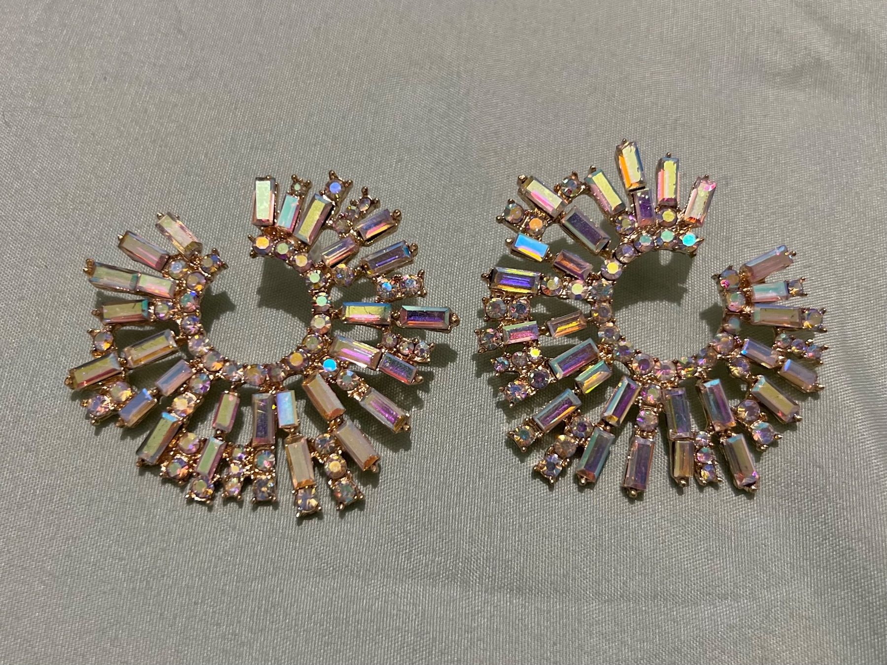 Orecchini pendenti & Orecchini a lobo: Gemstone hoop earrings – Nuovo (secondo la descrizione) da Genève venduto da Ballpencase 1