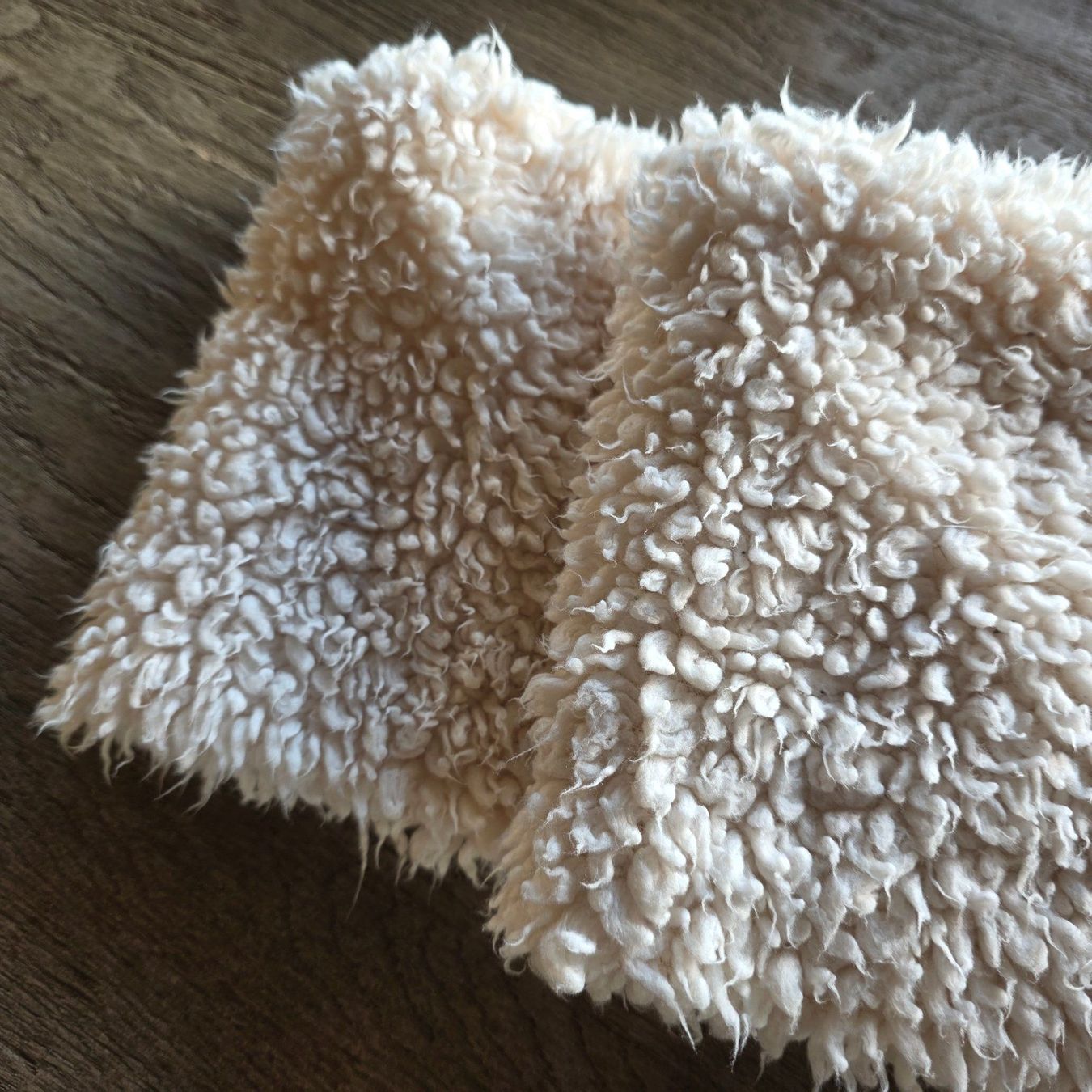 Foulard & Sciarpe: 🐸 TEDDY LOOP SCHAL HALSSCHLAUCH OFFWHITE – Usato da Môtier (Vully) venduto da Frogs 3