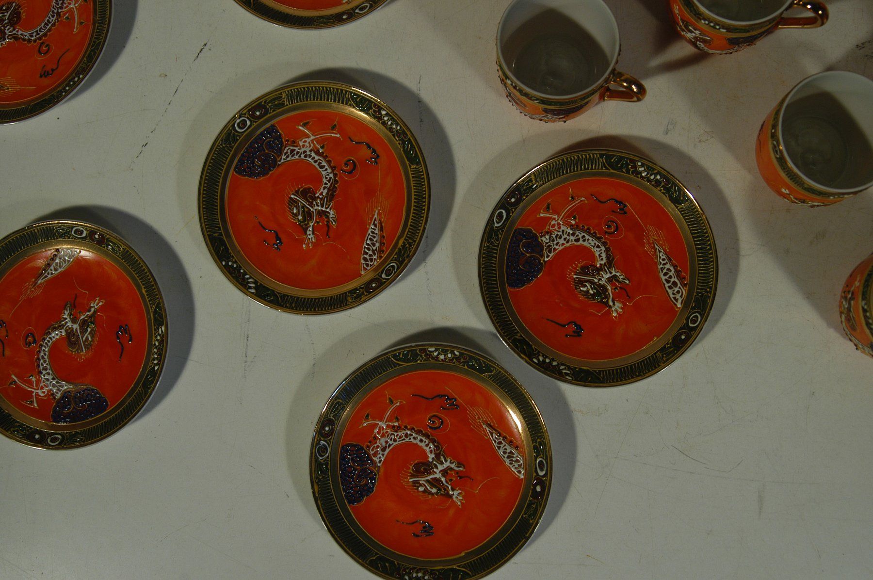 Set di piatti: Antiker japanischer Teeservice Satsuma – Usato da Herisau venduto da Wisen 7