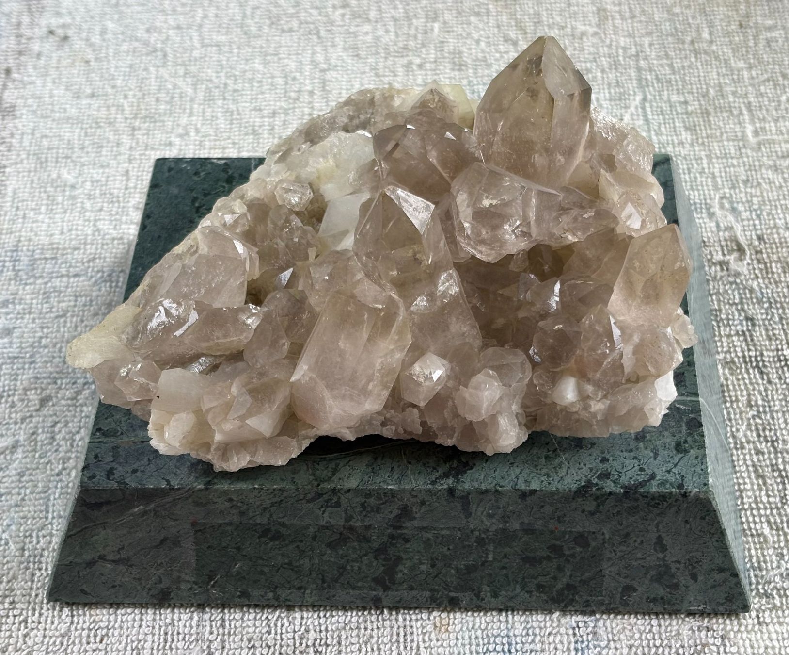 Minerali & Pietre curative: MINERAL AUF MARMORSOCKEL – Usato da Ostermundigen venduto da crazy-horse-1840 2