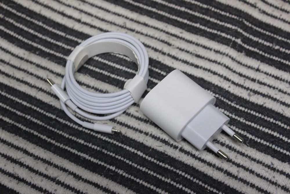 Ladegerät + 2meter kabel 20W USB-C für iphone natel handy