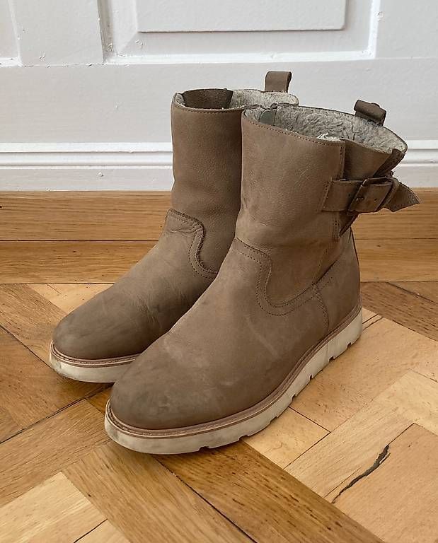 Scarpe da donna: Gefütterte Winterstiefel 40 – Usato da Zürich venduto da apfel018 1