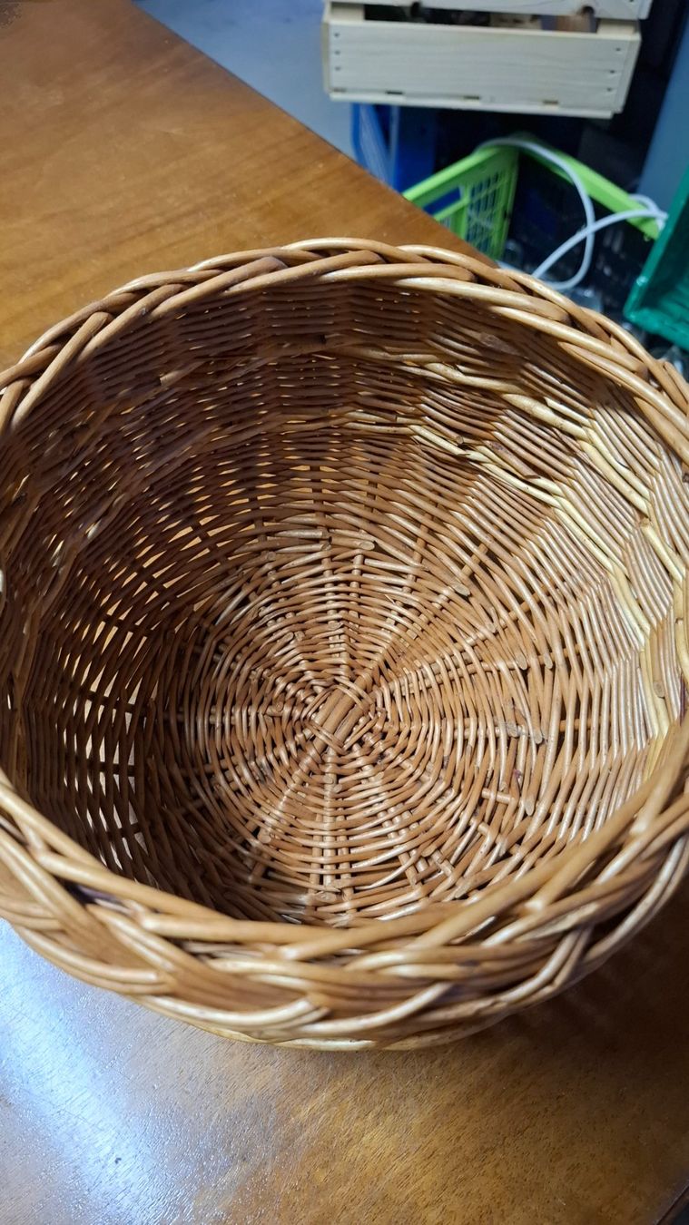 Altro per la casa: Schöner geflochtener Korb, Durchmesser 22cm – Usato da Murten venduto da Cheri23 1