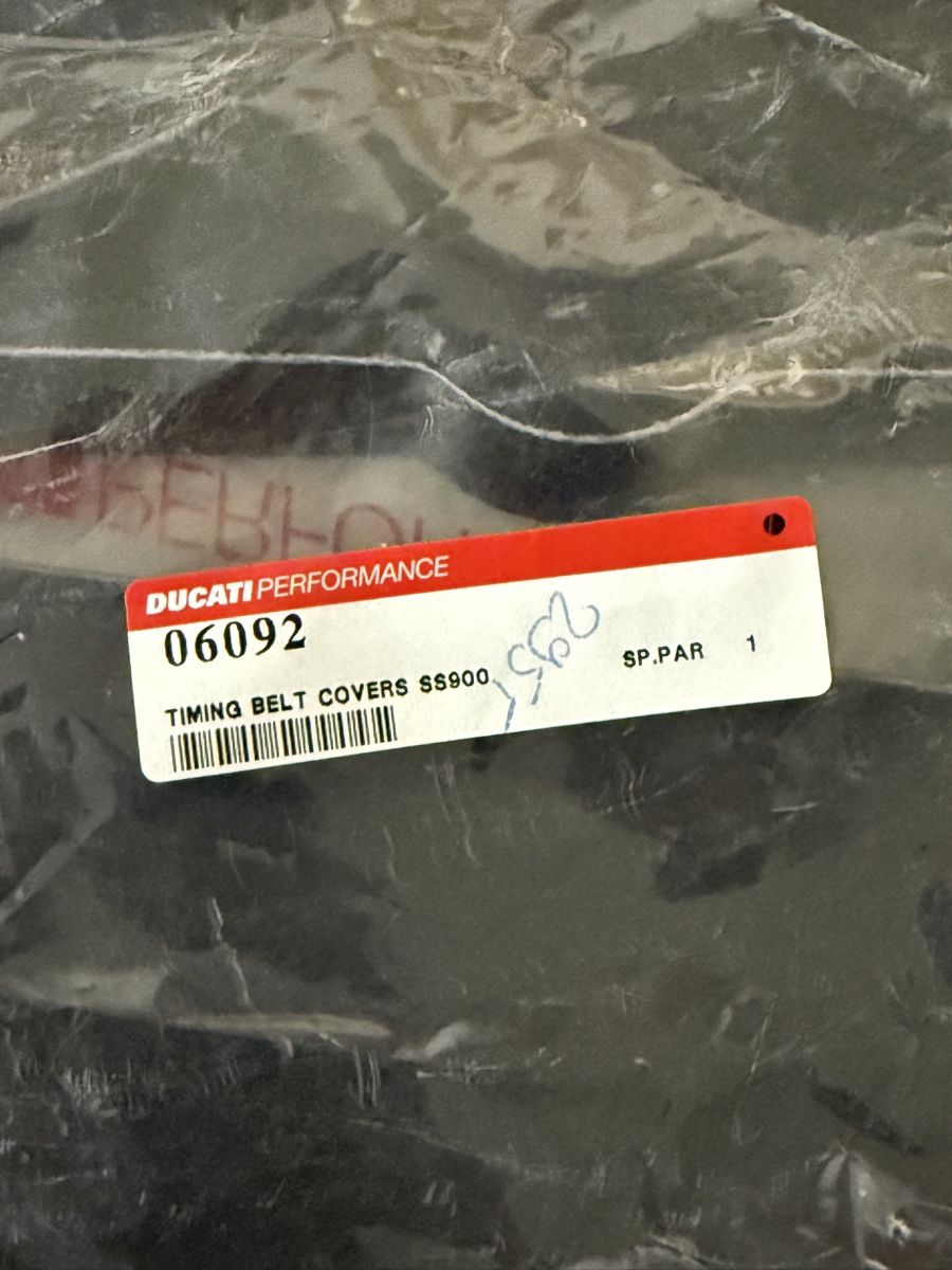 Ducati Alle Motorradersatzteile: Kit de caches courroies carbone Ducati Performance 900ss NOS – Neu und originalverpackt aus Cossonay-Ville von Jeromek 3