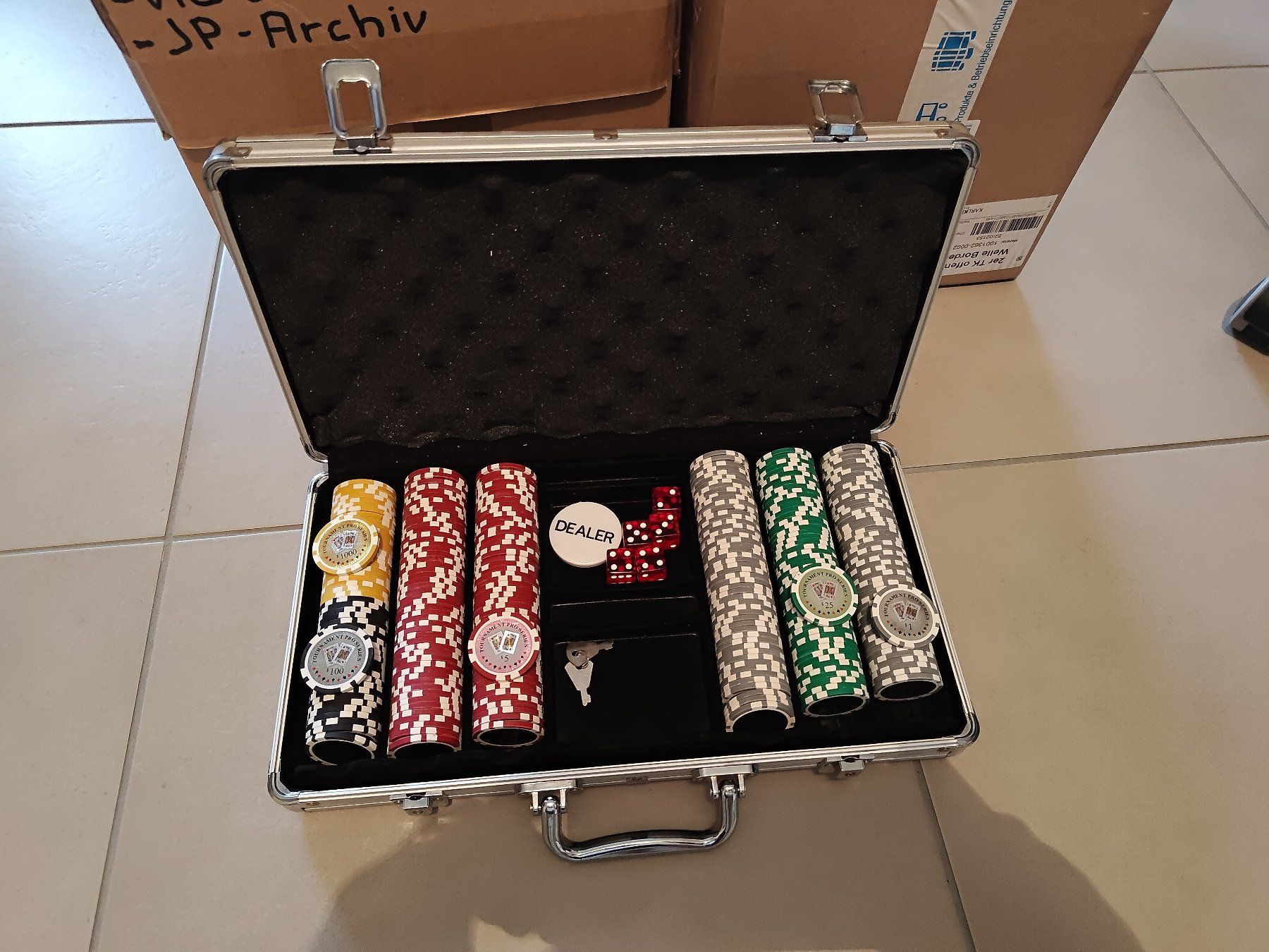 Giochi: Casino Chips mit Alukoffer – Nuovo (secondo la descrizione) da Oberkulm venduto da zoc75 2