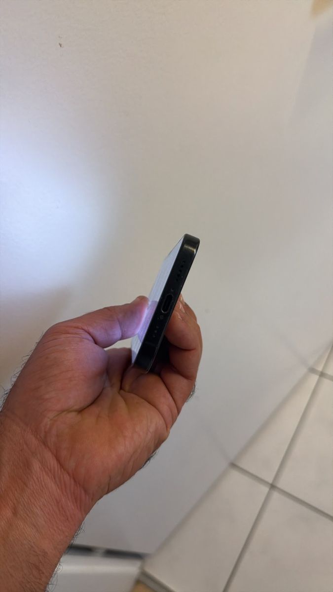 Altri accessori: ‏iPhone 16 Pro – Usato da Baden venduto da bar_cjc2 3