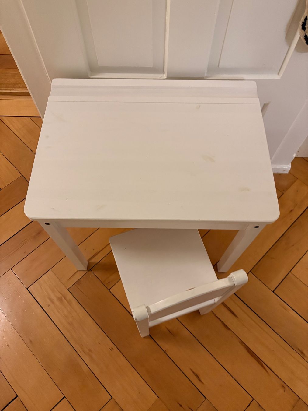 Ikea Set di tavolo e panche: Kinderschreibtisch mit Stuhl – Usato da Zürich venduto da Trachsel87 1
