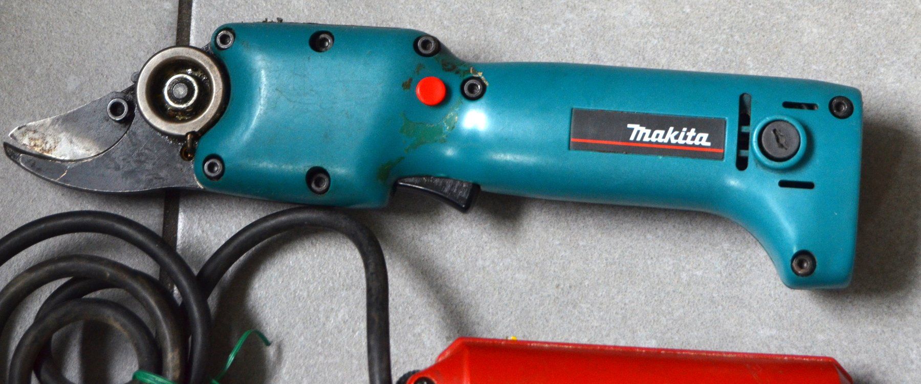 Makita Tous les outils: Akku-Astschere Makita Sécateur – D'occasion à Collonges par arashee 3