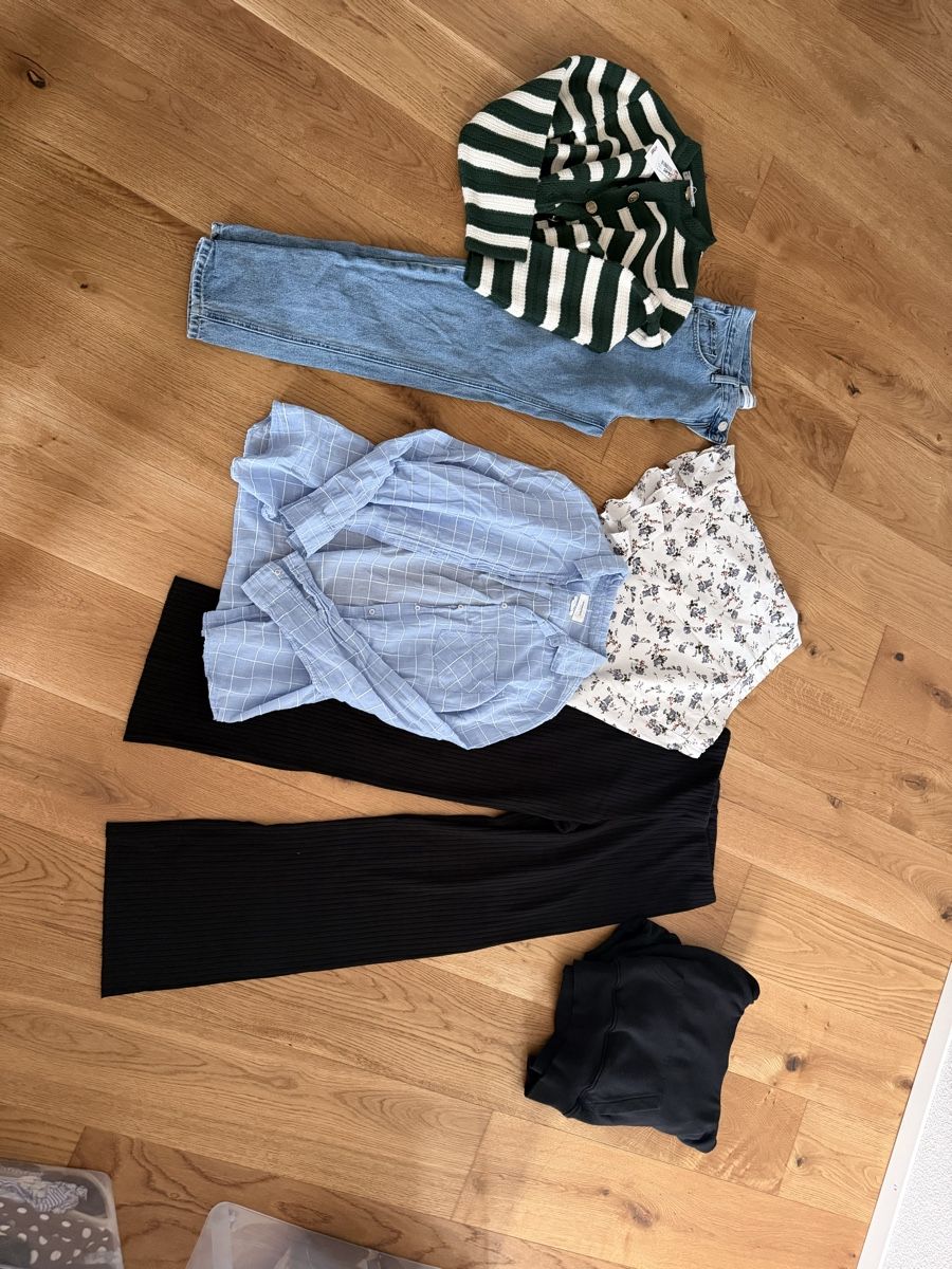 Lots de vêtements: kleiderpaket gr.s – D'occasion à Hohenrain par Flysohighmybutterfly