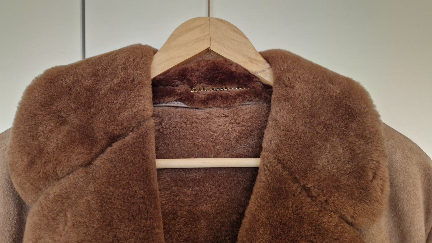 Cappotti: Unisex Wildledermantel mit Lammfell-Innenfutter – Usato da Horgen venduto da madlaina12 3