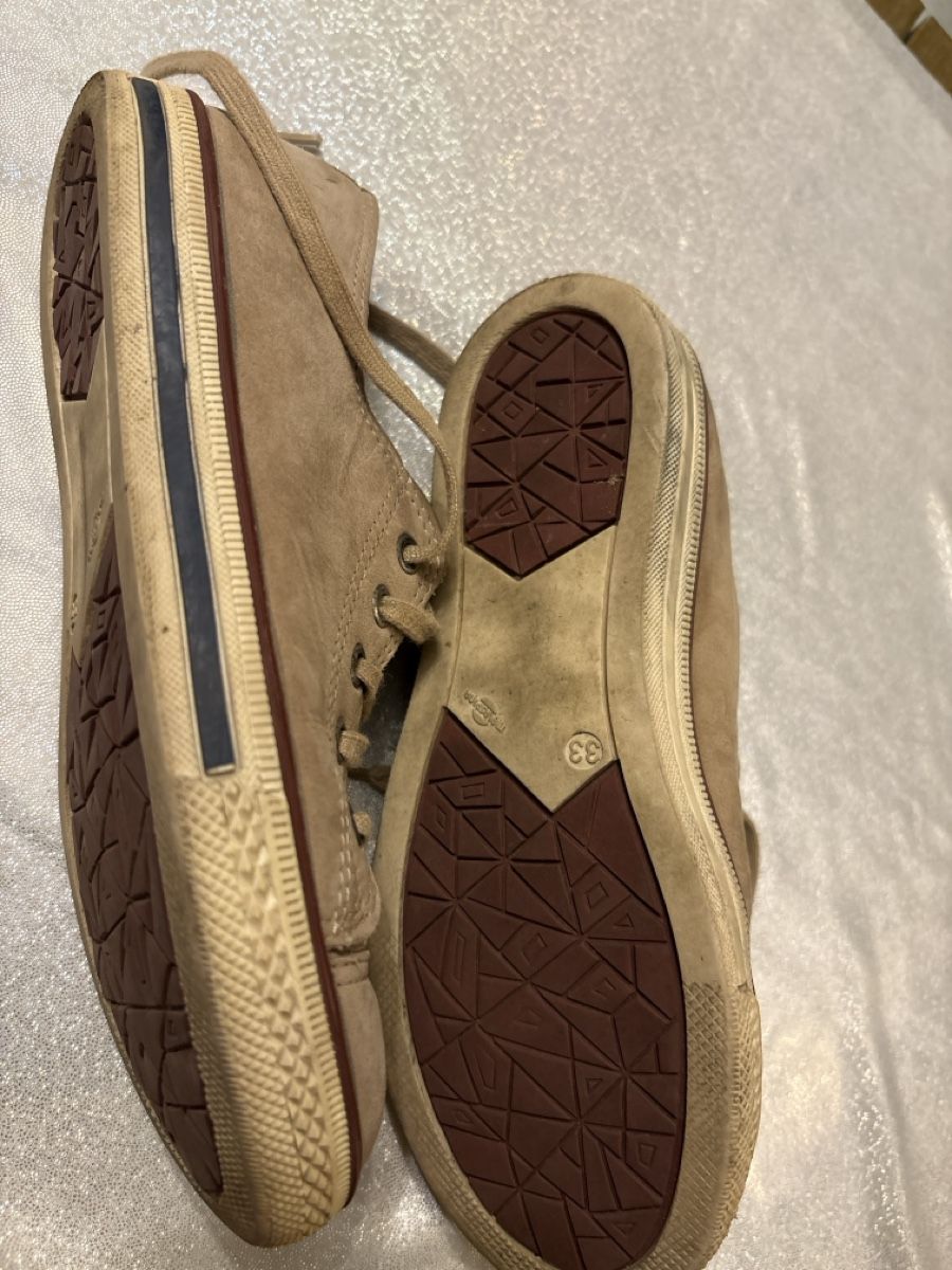 Chaussures hommes: Sneakers Leder beige Grösse 33 gebraucht – D'occasion à St. Gallen par moo_q6pg 1