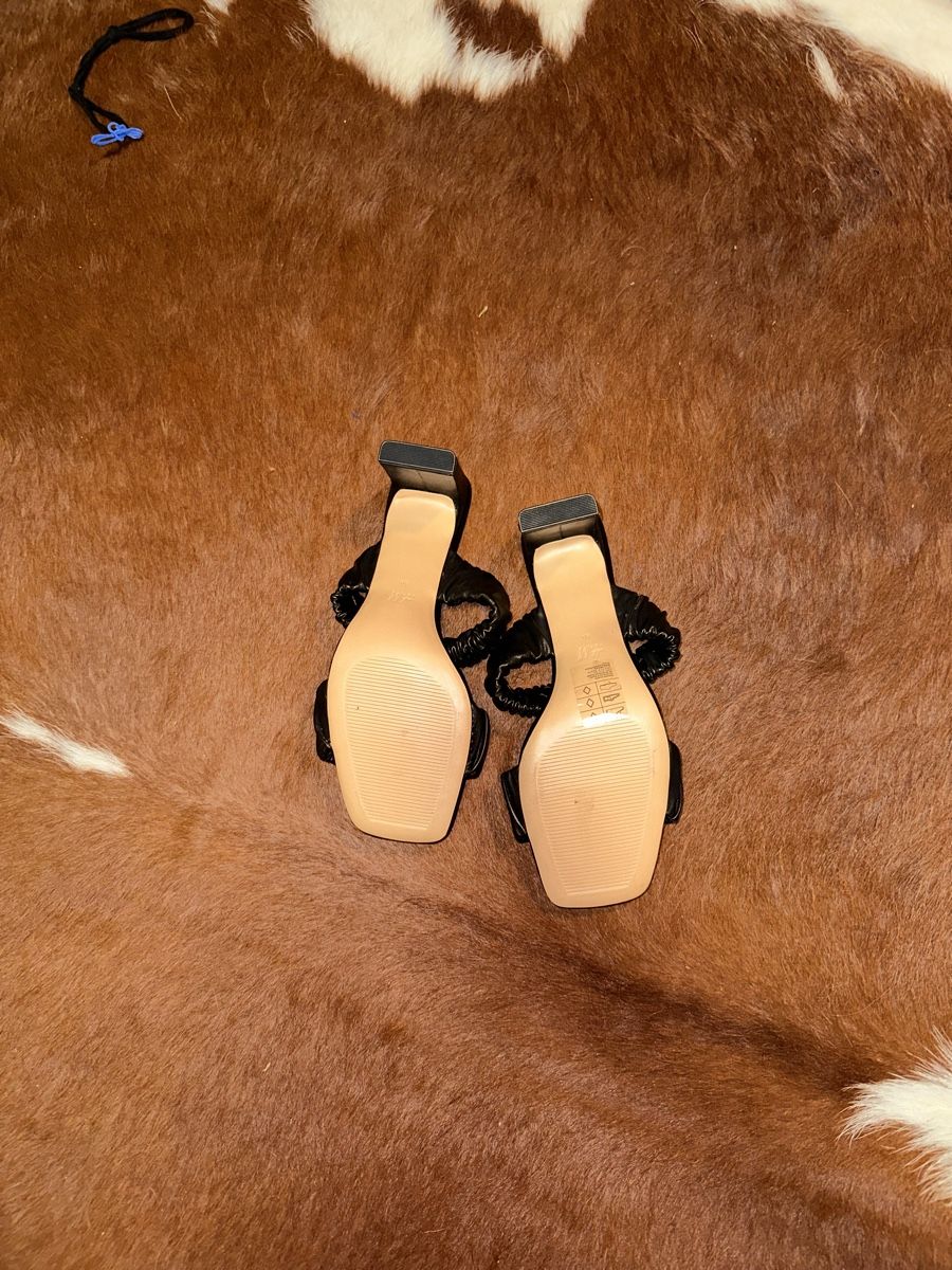 H&M Damenschuhe: H&M sandals – Neu (gemäss Beschreibung) aus baar von may_8fwr 2
