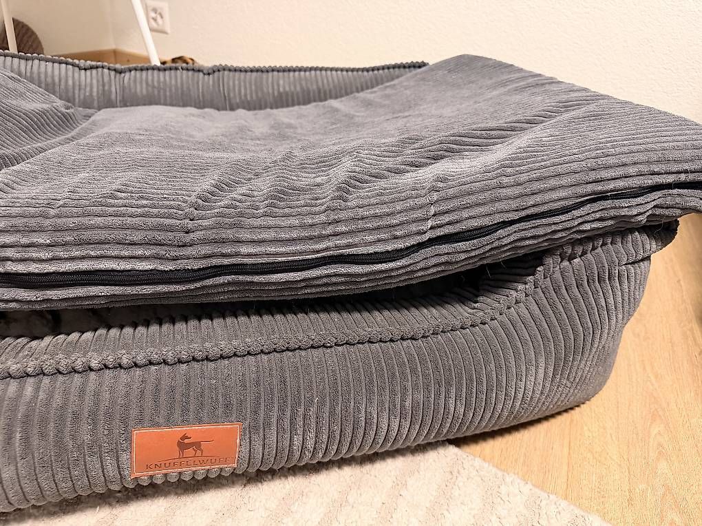 Liege- & Schlafplätze: XXL Knuffelwuff Hundebett – Gebraucht aus Vitznau von Alina.lnd 1