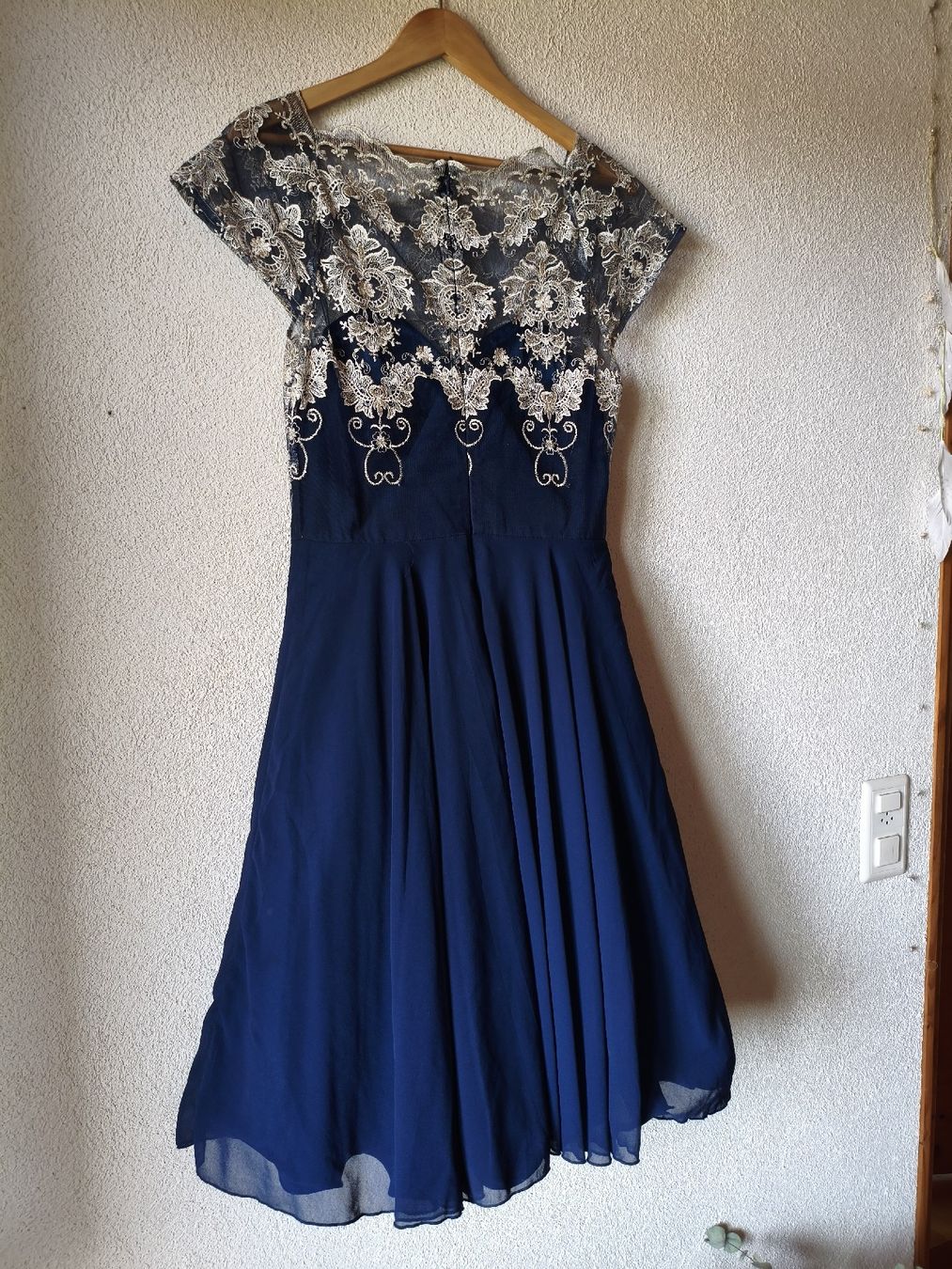 Kleider: Abendkleid mit Spitzen – Neu (gemäss Beschreibung) aus Eschikofen von anj_98vh 2