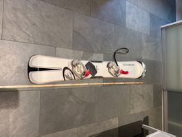 Snowboard mit Schuhen Gr 46