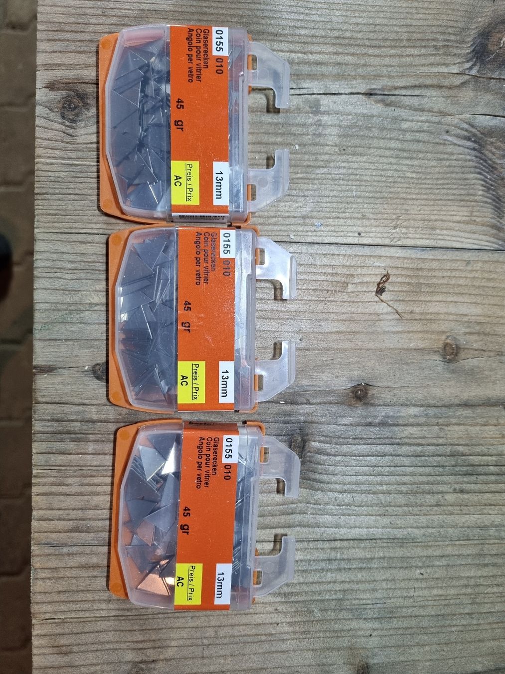 Ferramenta: Agrafes pour verre 13mm, 3 boîtes complètes – Nuovo e nell'imballaggio originale da Treyvaux venduto da gro_79xt