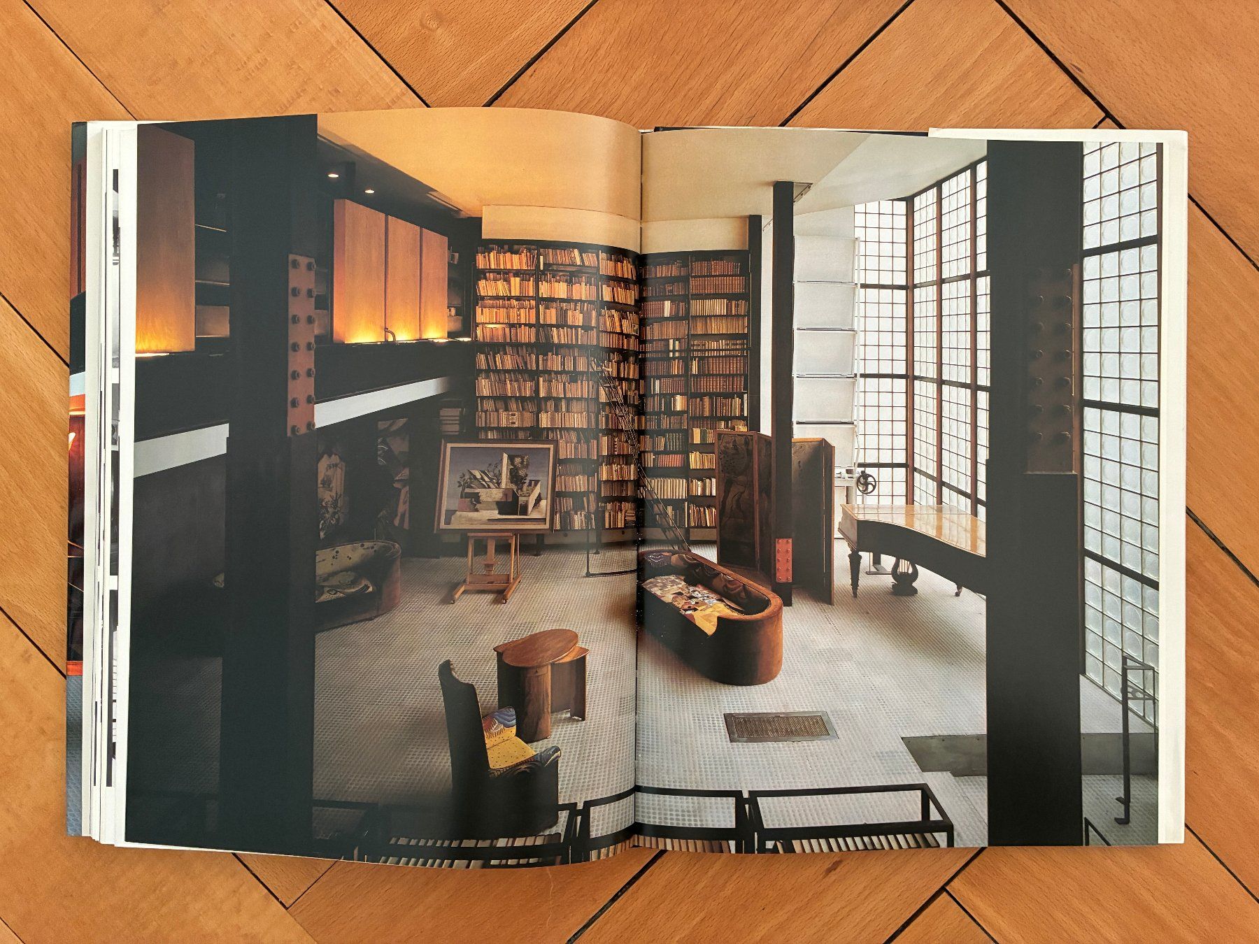 Libri: Architektur Buch: PIERRE CHAREAU – Usato da Lugano venduto da gio.yo 7