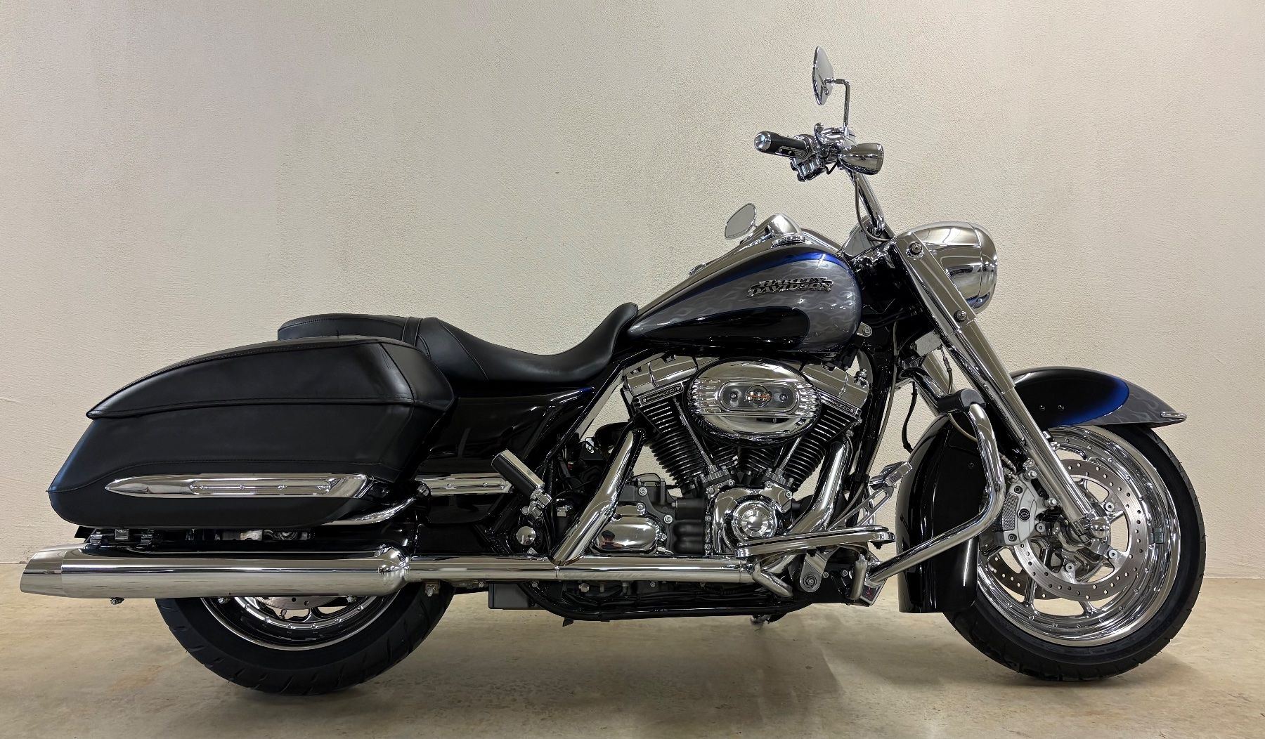 Harley-Davidson Chopper: Harley Davidson Road King CVO 110 – Usato da Raperswilen venduto da meier94