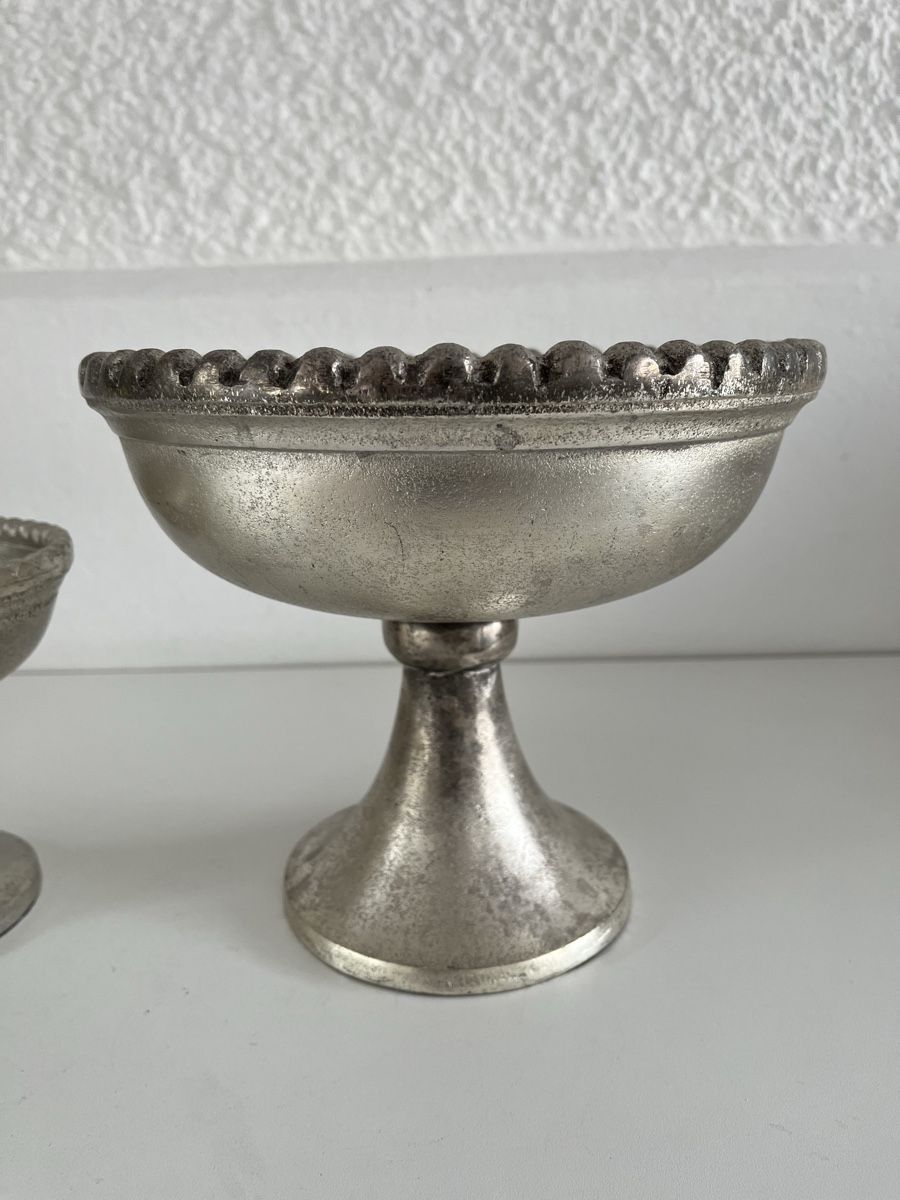 Schalen: 2 Standfuss-Schalen aus Metall – Gebraucht aus Wetzikon ZH von seli03 3