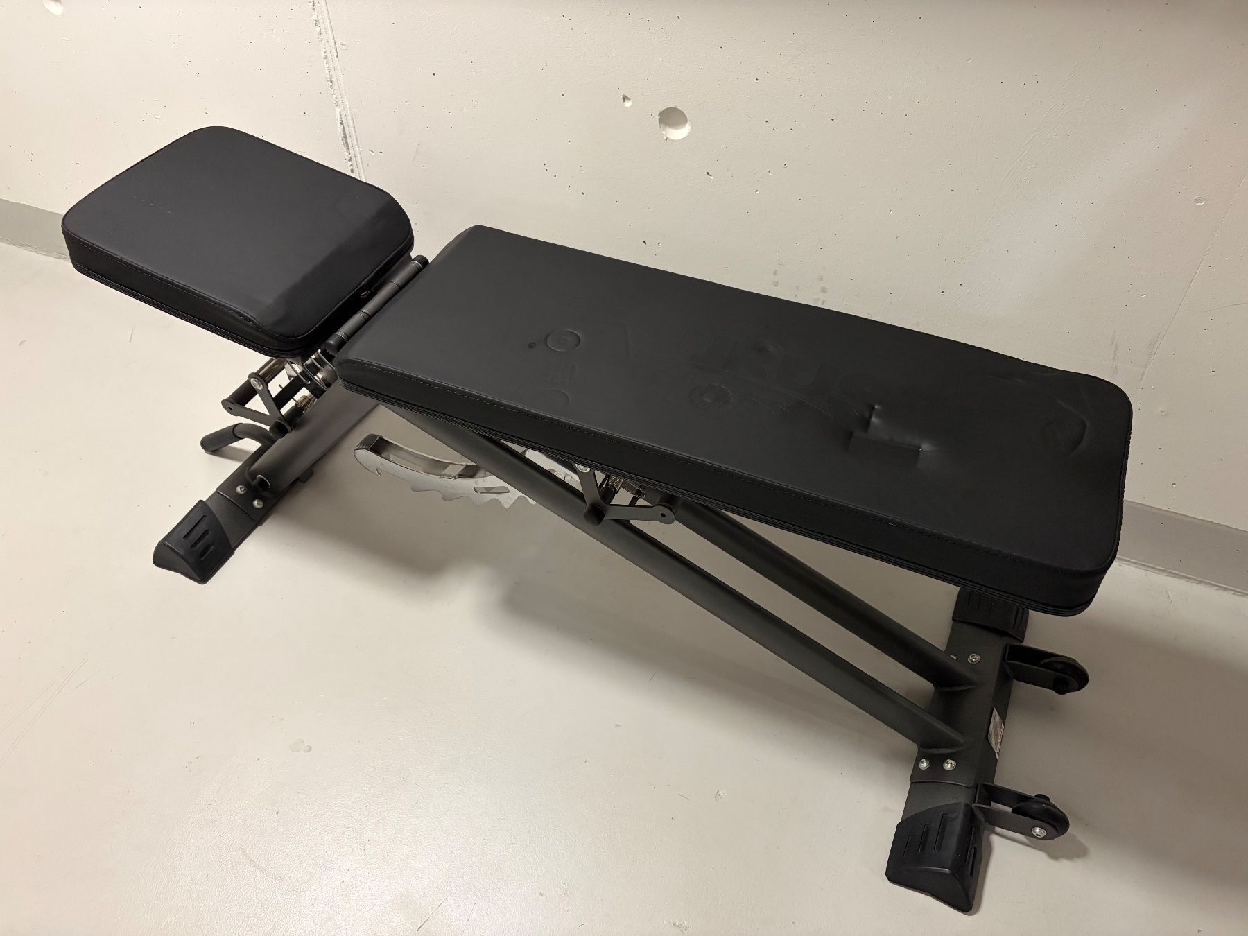 Taurus Hometrainer: Hantelbank Taurus TF-B900 – Gebraucht aus Wichtrach von Makena28 1