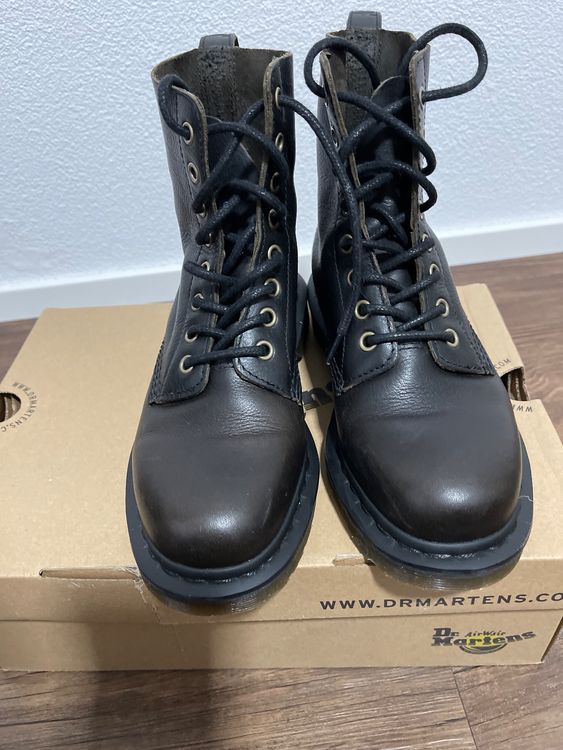 Dr martens hotsell black harvest