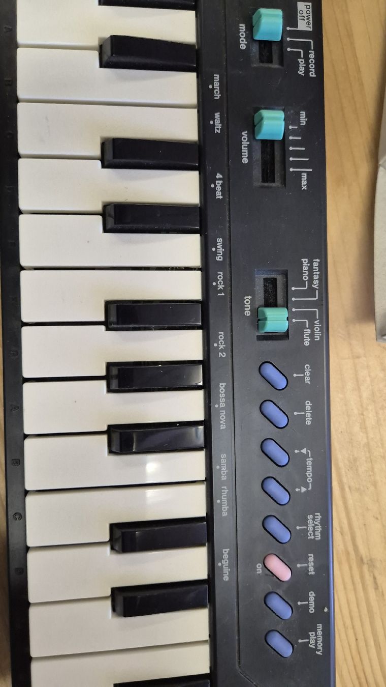 Casio Musikinstrumente: Keyboard Casio PT-10 mit Originalverpackung – Gebraucht aus Bern von rueetschit 1