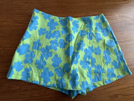 Schönes Short-Jupe gr s/m
