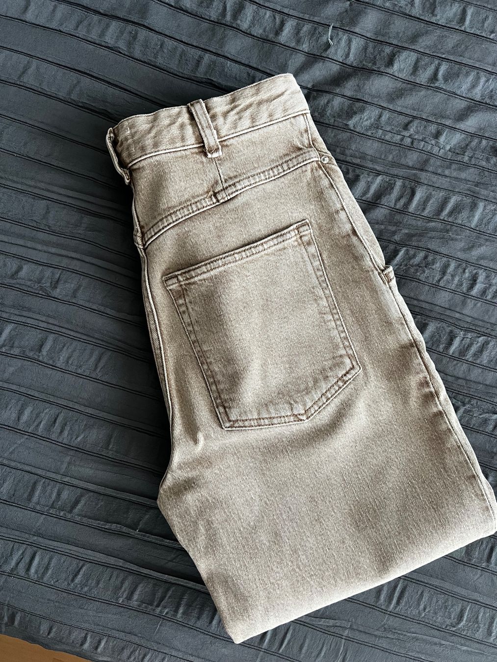 Jeans: & Other Stories beige jeans – Usato da Adliswil venduto da nat_7q7l 3