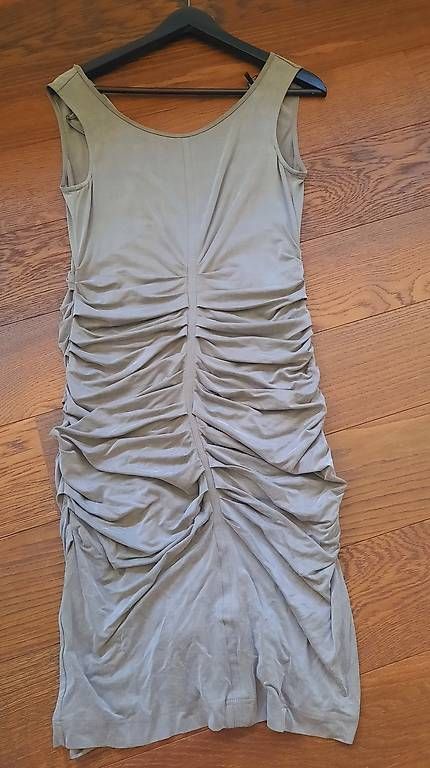 Vestiti: Robe courte Luisa Cerano taille 38 – Usato da Venthône venduto da Anamelle